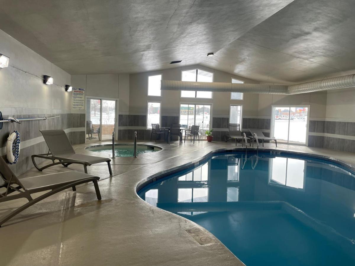 Hotel Clarion Pointe Tomah Exterior foto