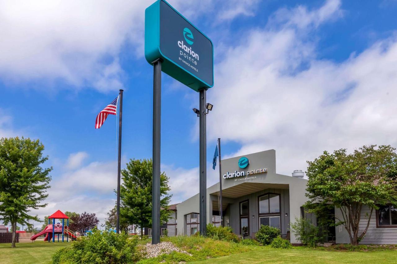 Hotel Clarion Pointe Tomah Exterior foto