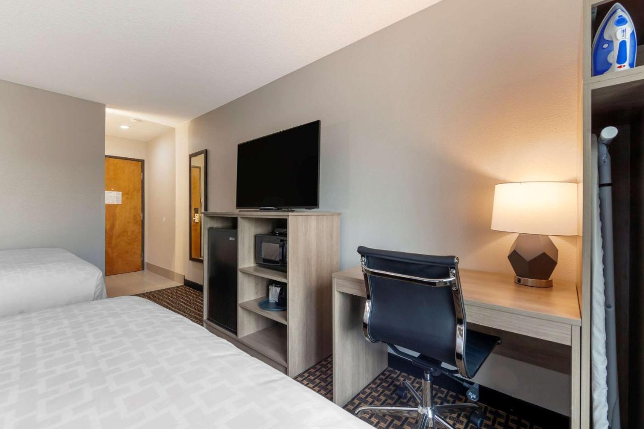 Hotel Clarion Pointe Tomah Exterior foto