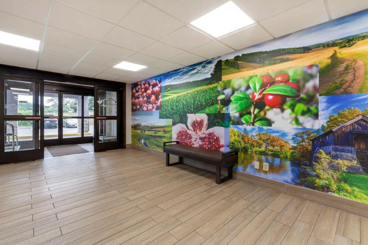 Hotel Clarion Pointe Tomah Exterior foto
