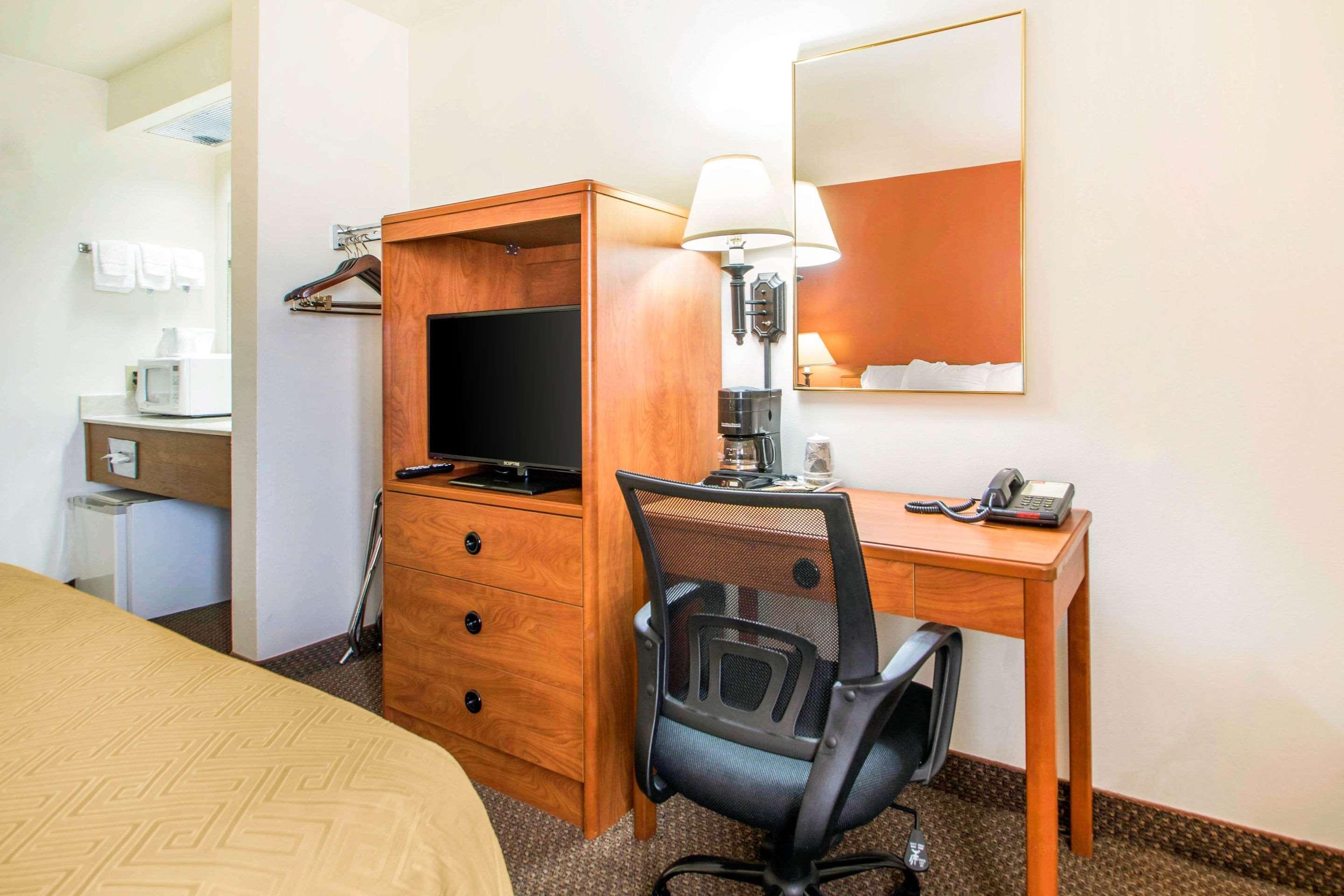 Hotel Clarion Pointe Tomah Exterior foto