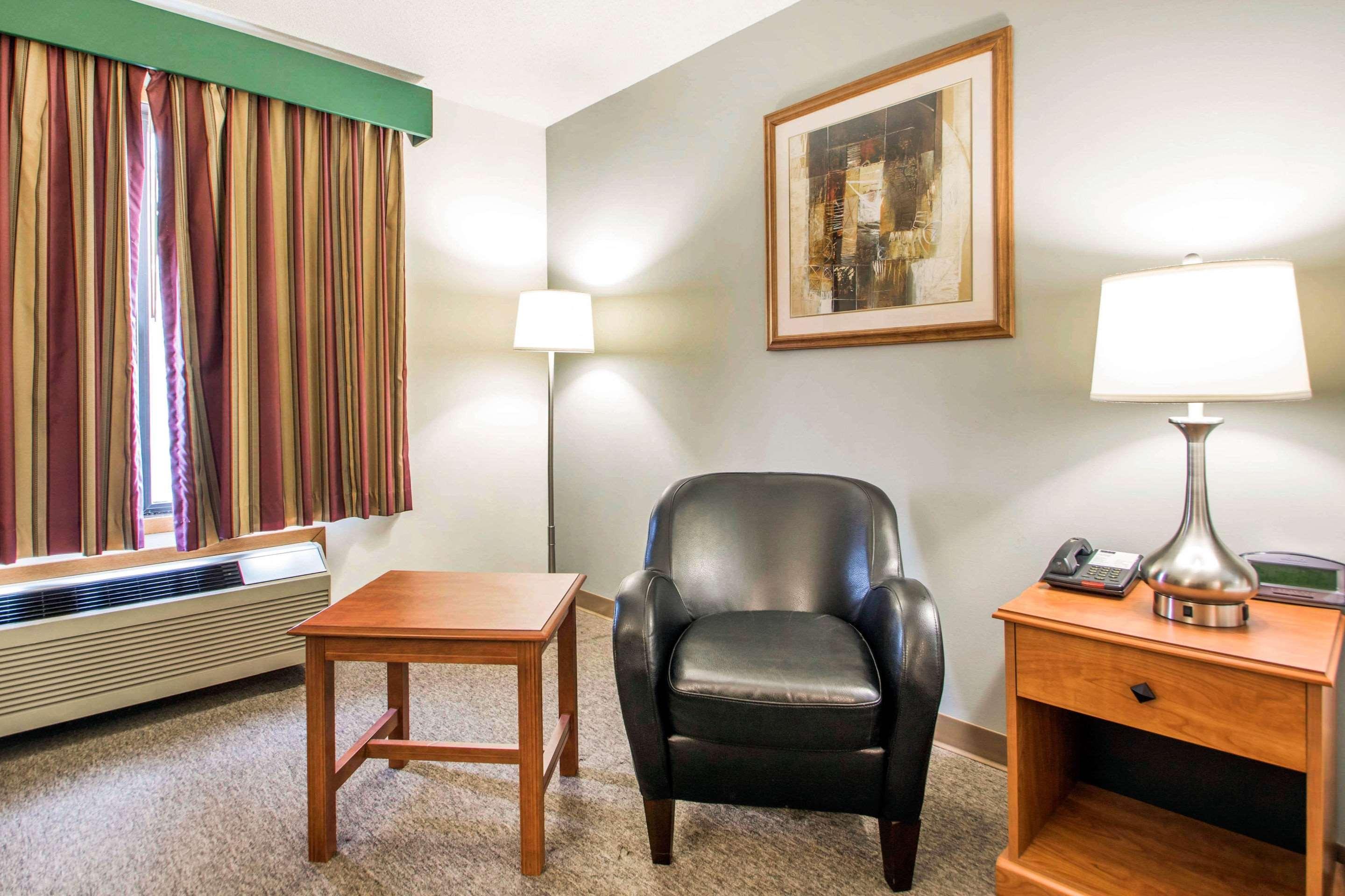 Hotel Clarion Pointe Tomah Exterior foto